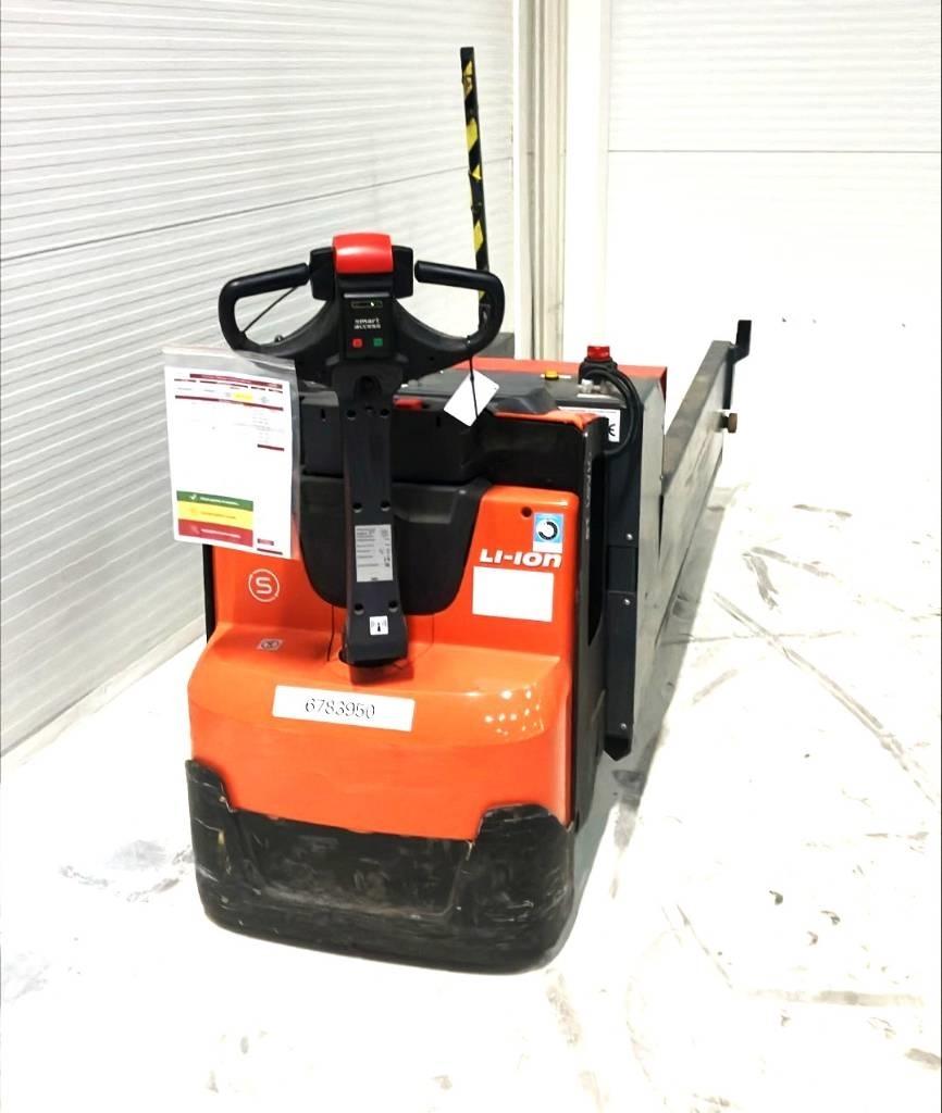 Toyota LWE200 + tugger Montacargas manual para paletas