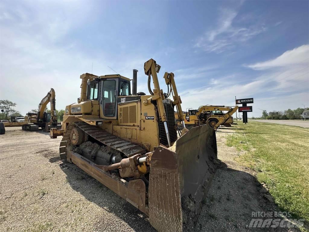 CAT D7R Buldozer sobre oruga