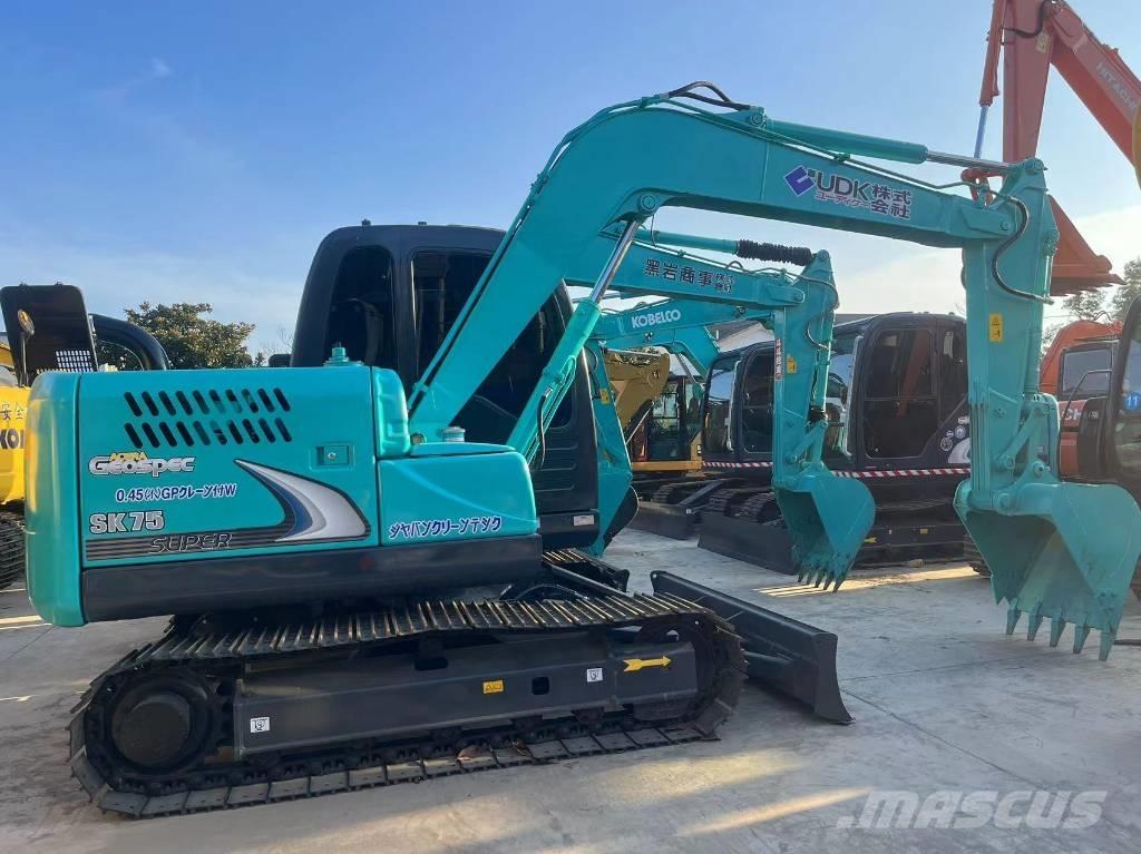 Kobelco SK75-8 Excavadoras sobre orugas
