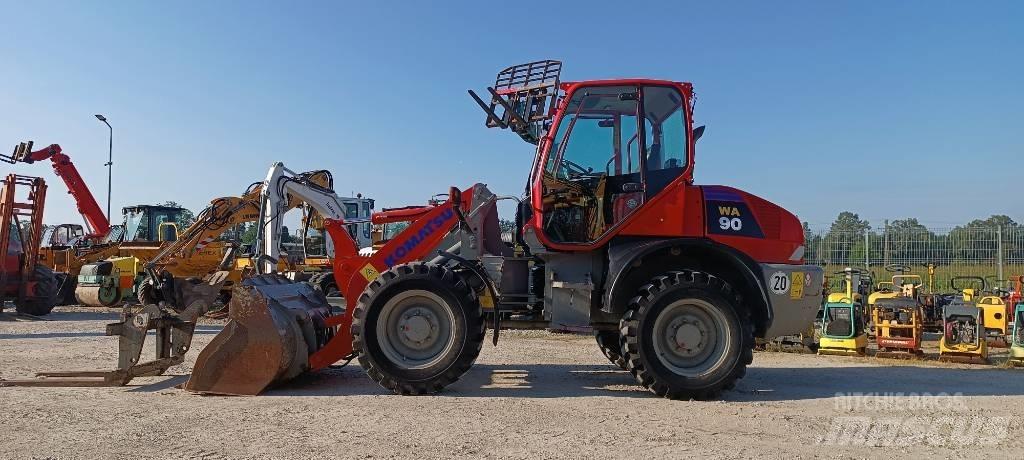 Komatsu WA 90 Cargadoras sobre ruedas