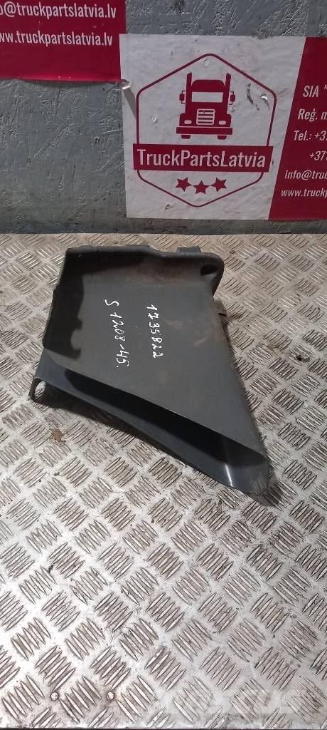 Scania 94 D.   1735822 Cabinas