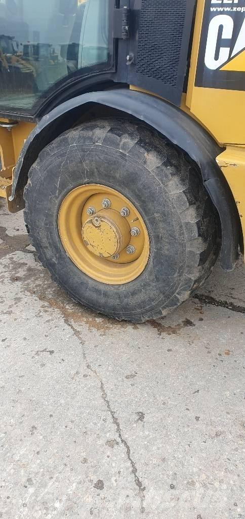 CAT 906M Cargadoras sobre ruedas