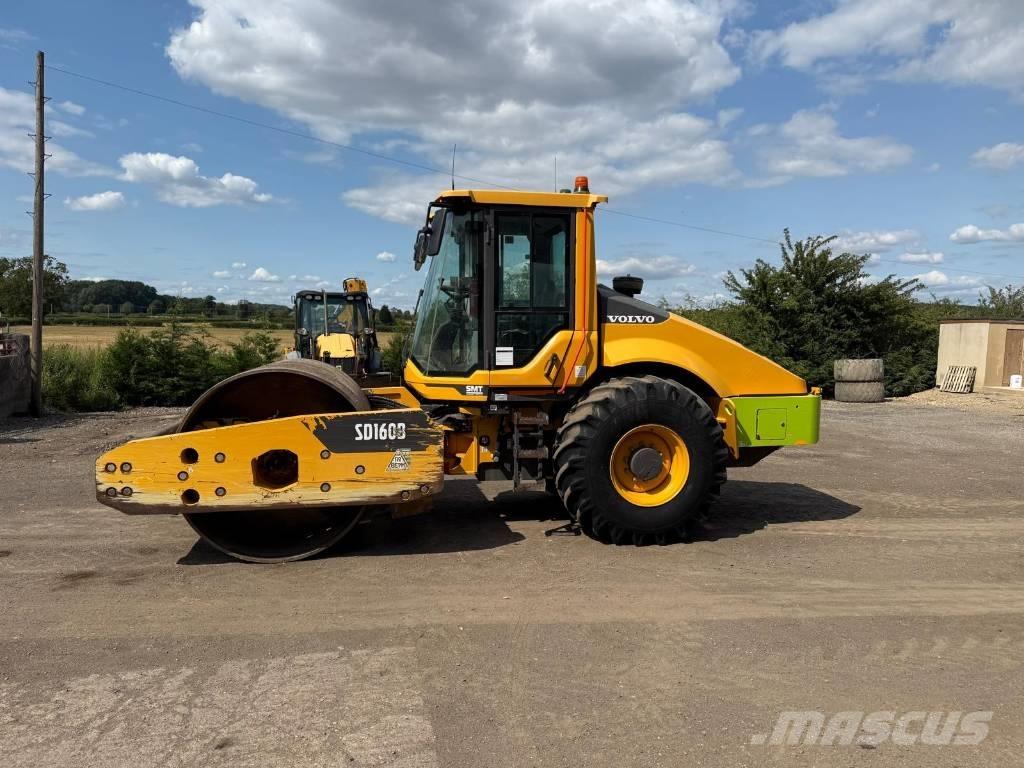 Volvo SD 160 B Rodillos sobre neumáticos