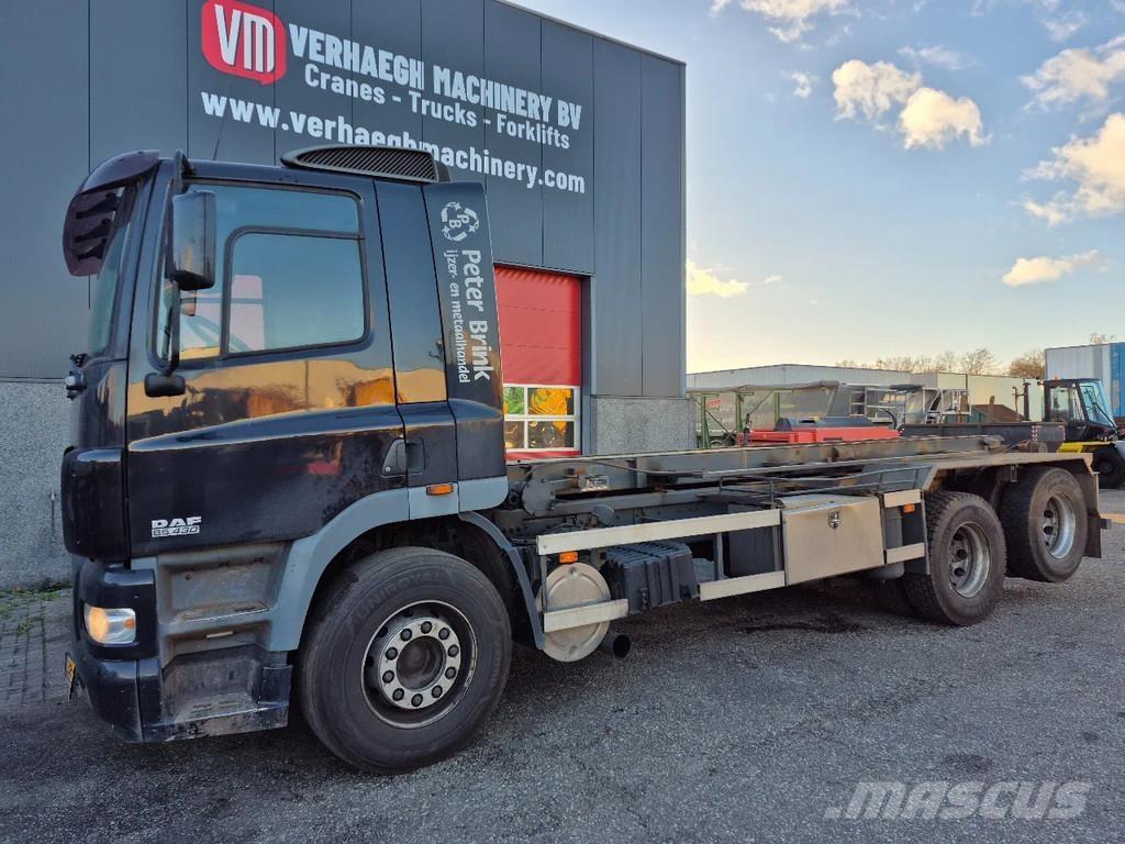 DAF 85.430 Camiones elevadores de gancho