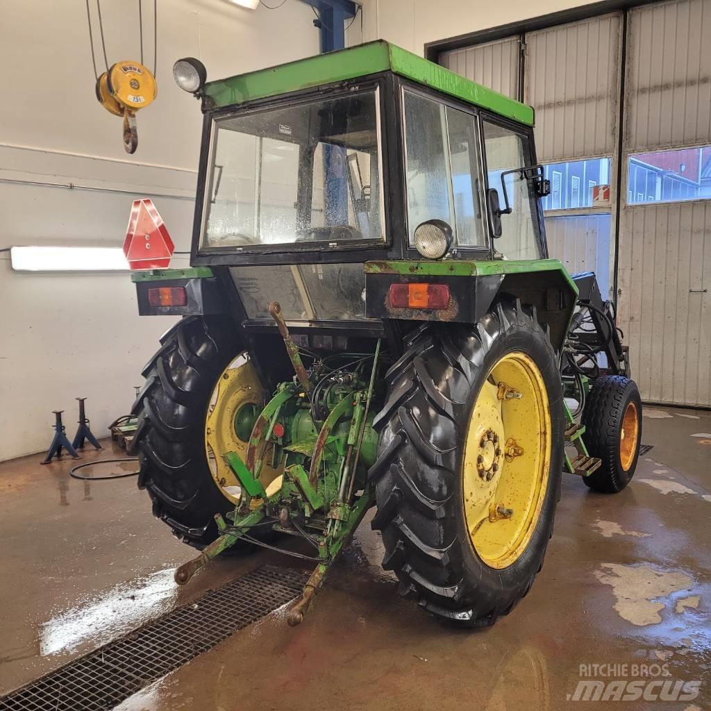 John Deere 2130 Tractores