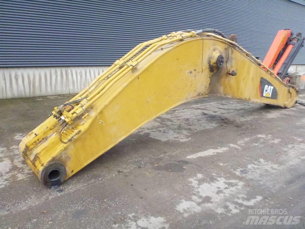 CAT 374 D Plataformas y cucharones