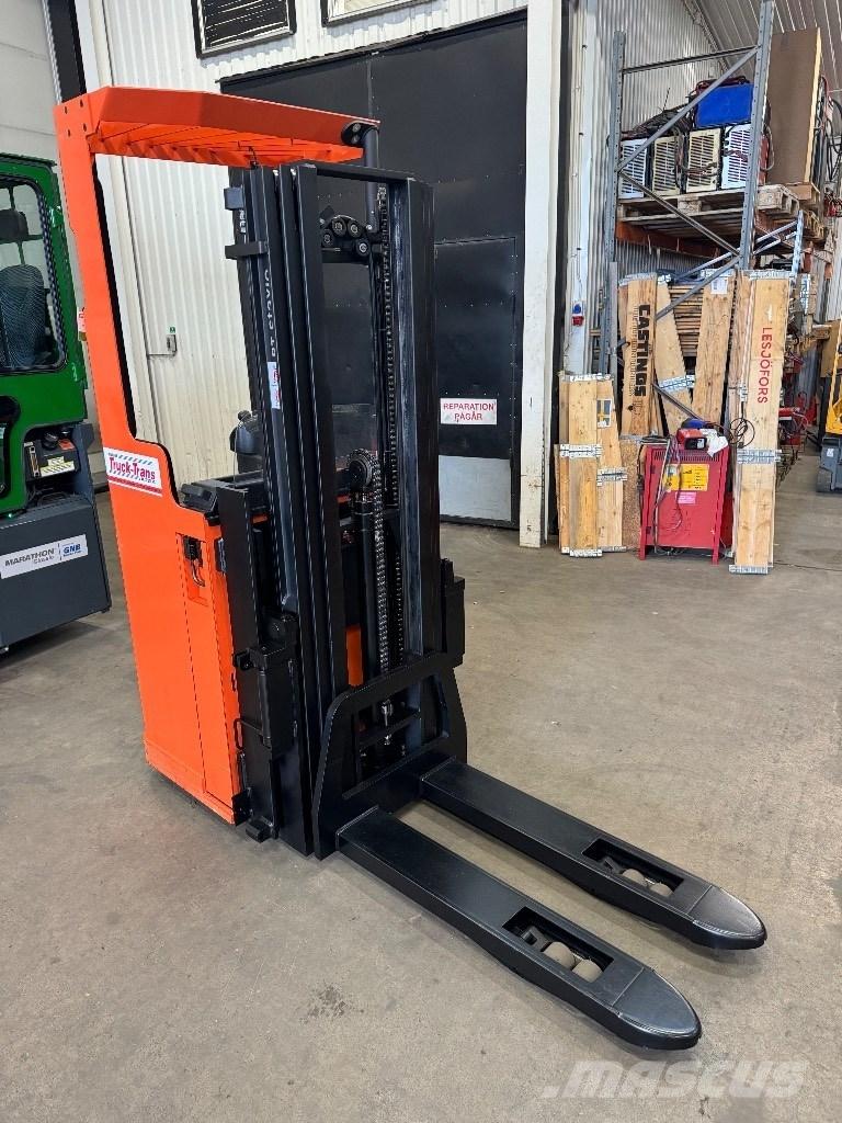 Toyota SSE135L Apiladoras eléctricos