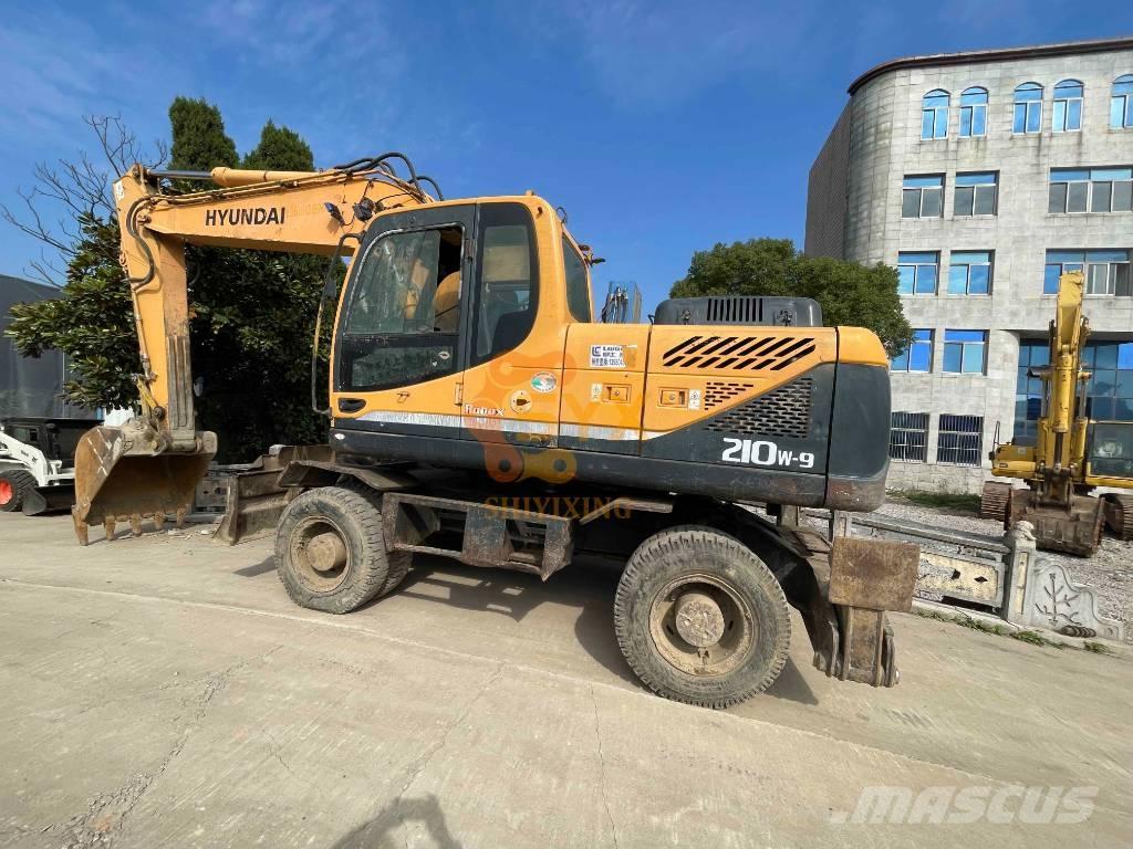Hyundai R210W-9 Excavadoras de ruedas