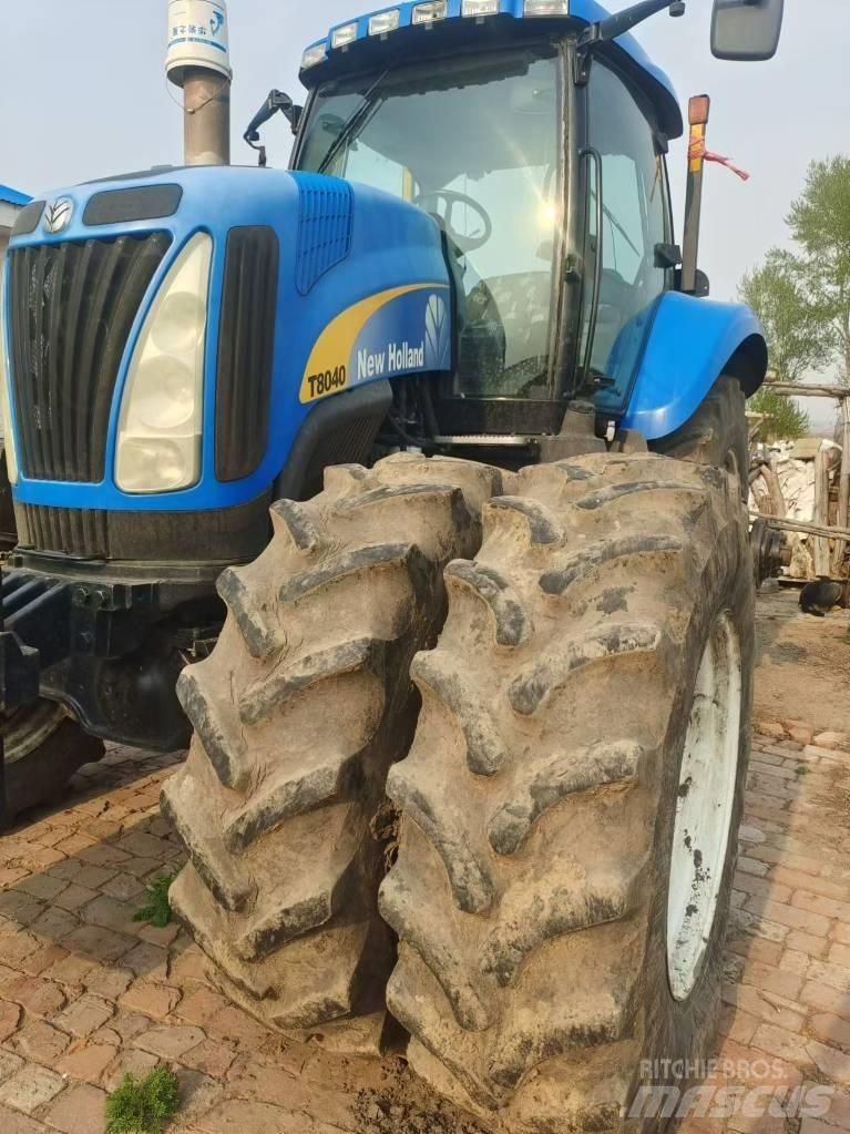 New Holland T8040 Tractores