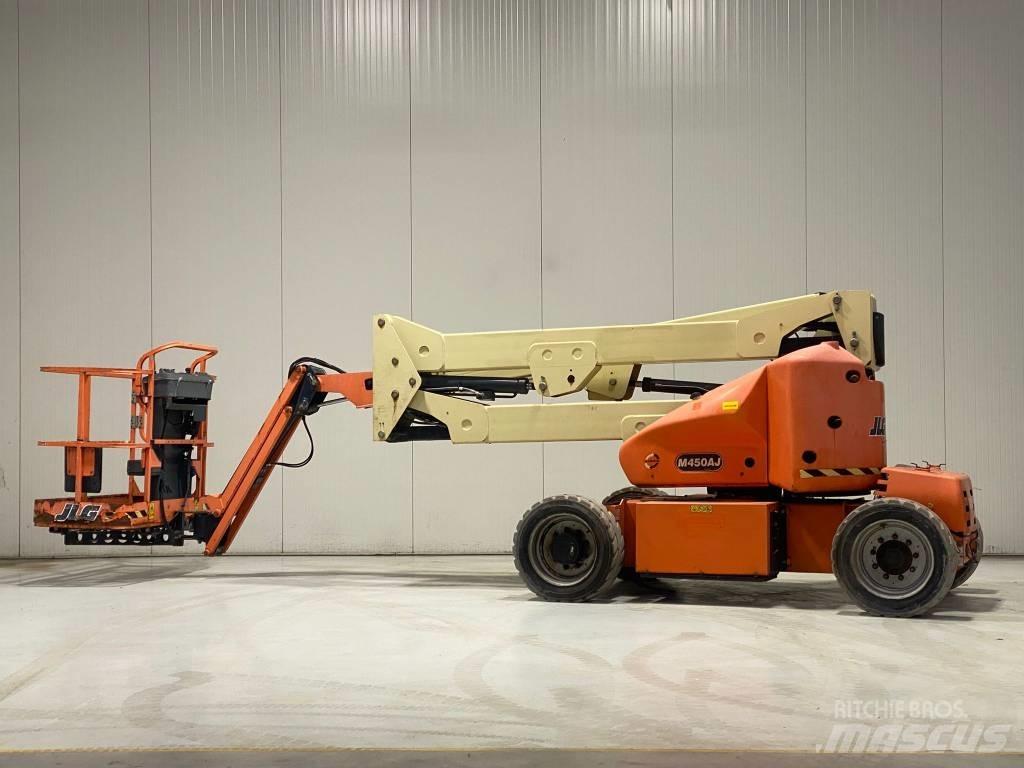 JLG M450AJ Plataformas con brazo de elevación manual