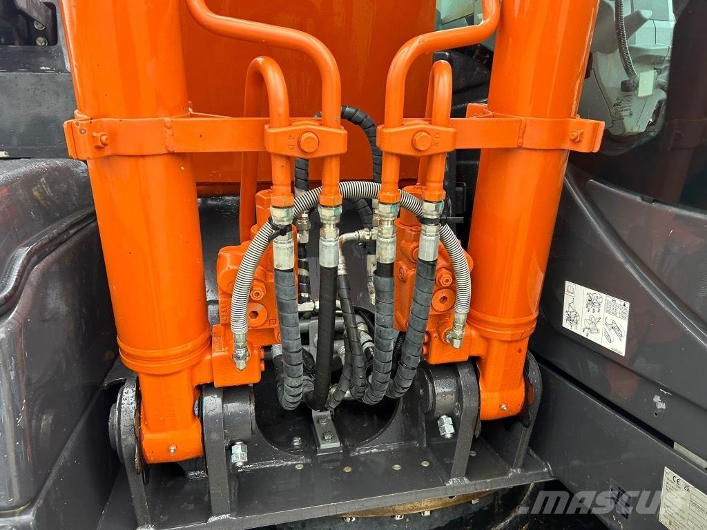 Hitachi ZX130 LCN-7 Excavadoras sobre orugas