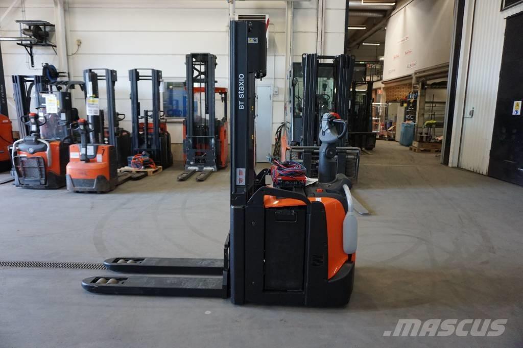 Toyota SPE120L Montacargas manual