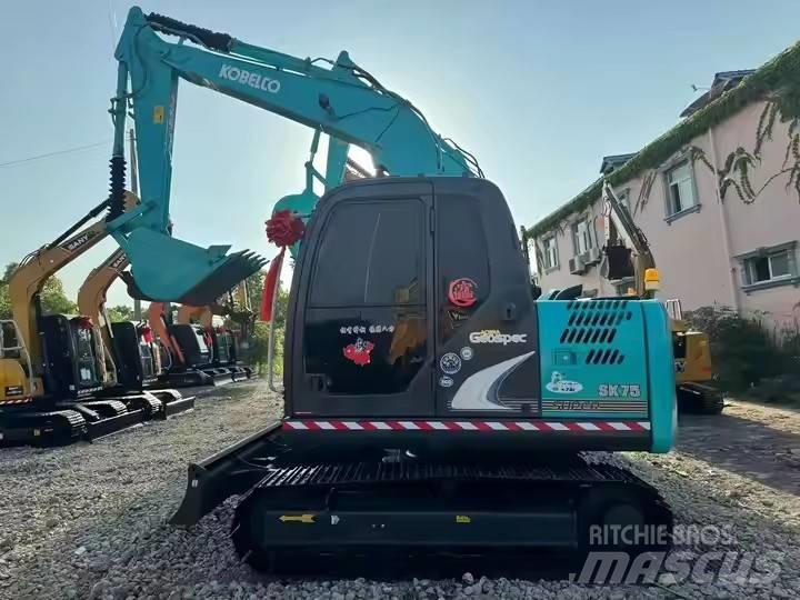 Kobelco SK75 Excavadoras sobre orugas