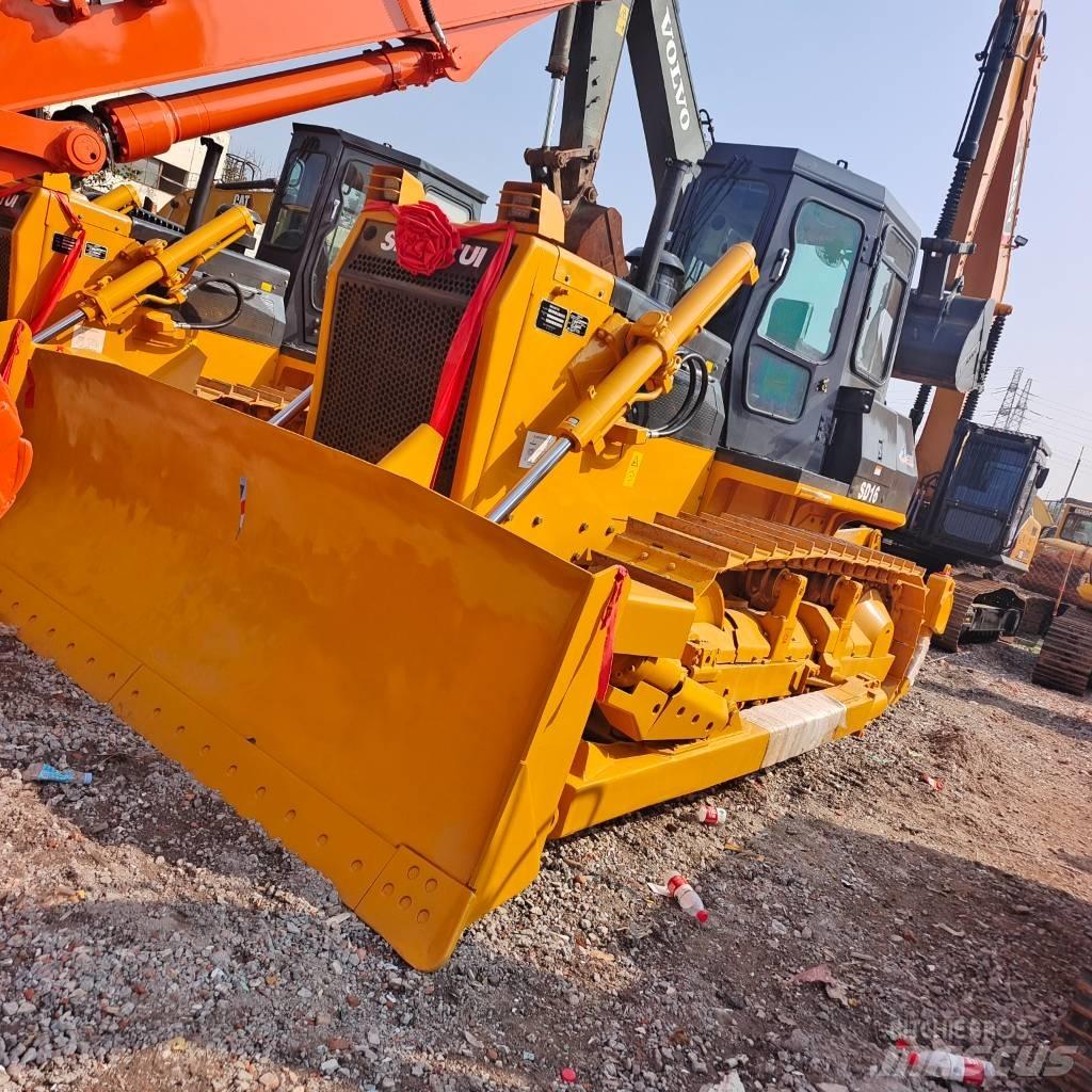 Shantui SD 16 Buldozer sobre oruga