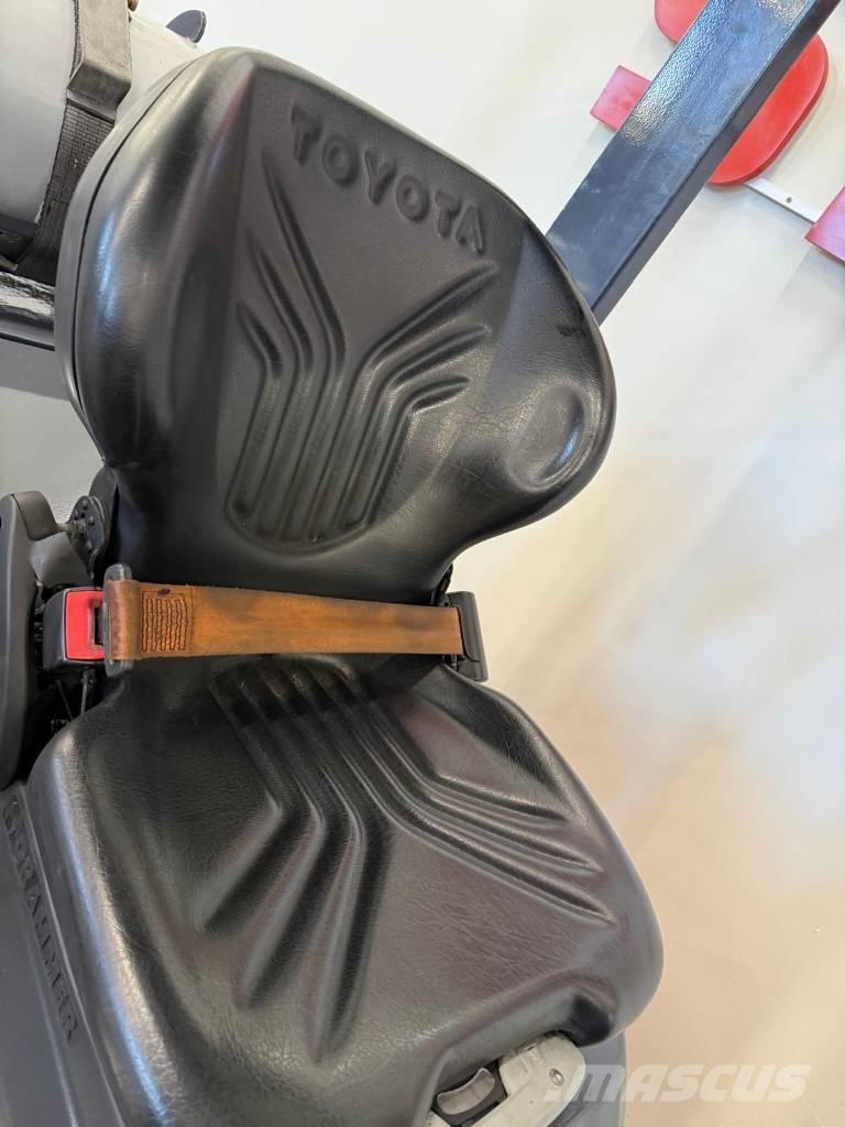 Toyota 11051 - 8FBE15T Carretillas de horquilla eléctrica