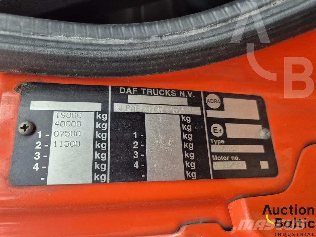 DAF AE75PC Camiones portavehículos