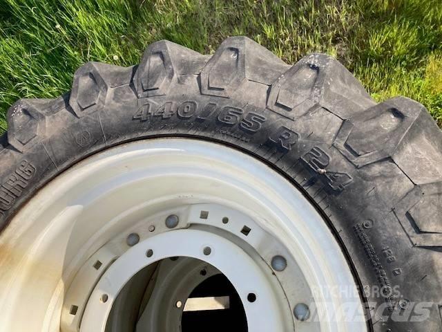 Trelleborg 440/65R24 Ruedas