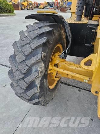 CAT 428F2 Retrocargadoras