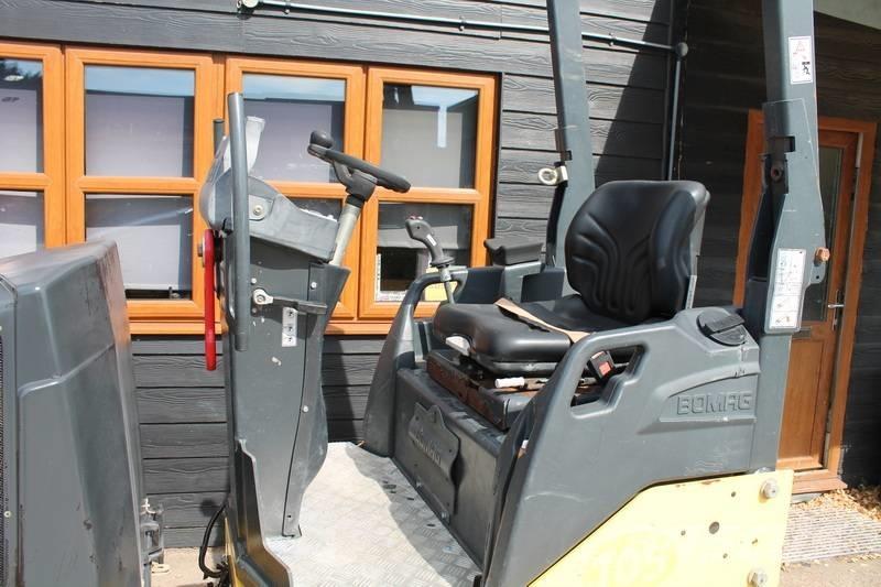 Bomag BW 120 AD-5 Rodillos de doble tambor