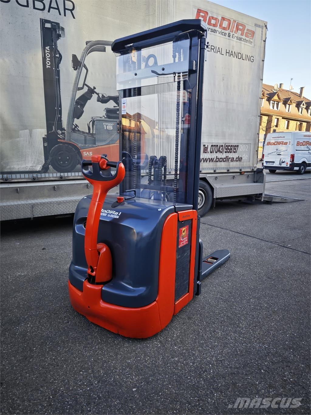 Linde L14 Apiladoras eléctricos