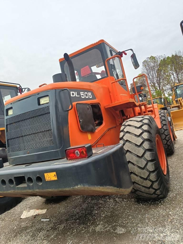 Doosan DL 505 Cargadoras sobre ruedas