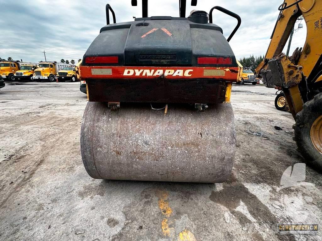Dynapac CC 222 HF Rodillos de doble tambor