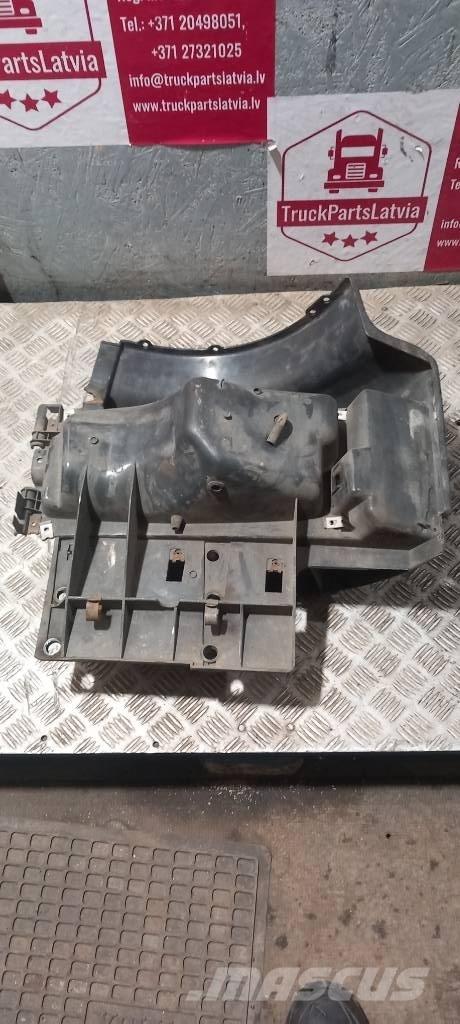 Scania 94 D.   1324600 Cabinas