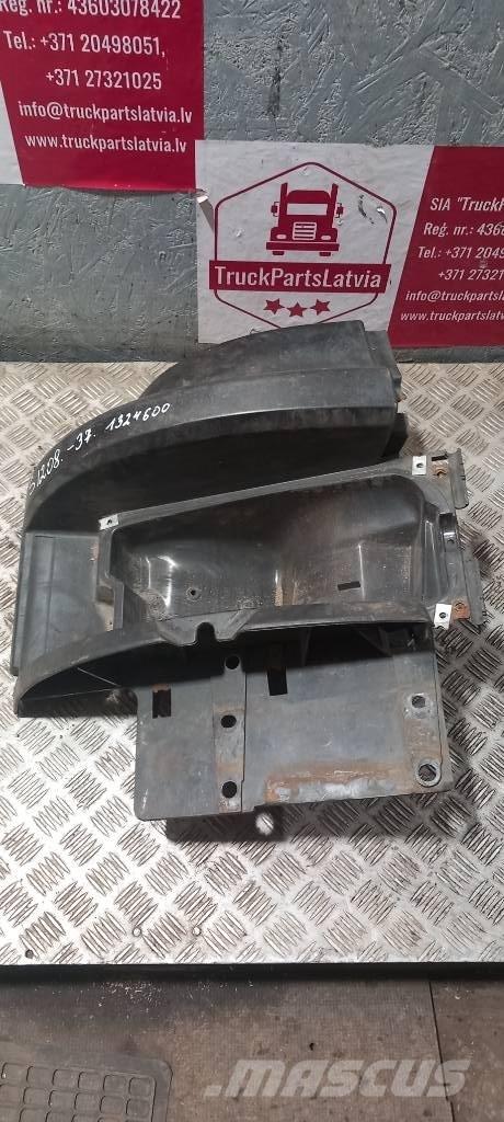 Scania 94 D.   1324600 Cabinas