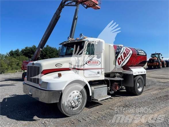 Peterbilt 330 Camiones cisterna