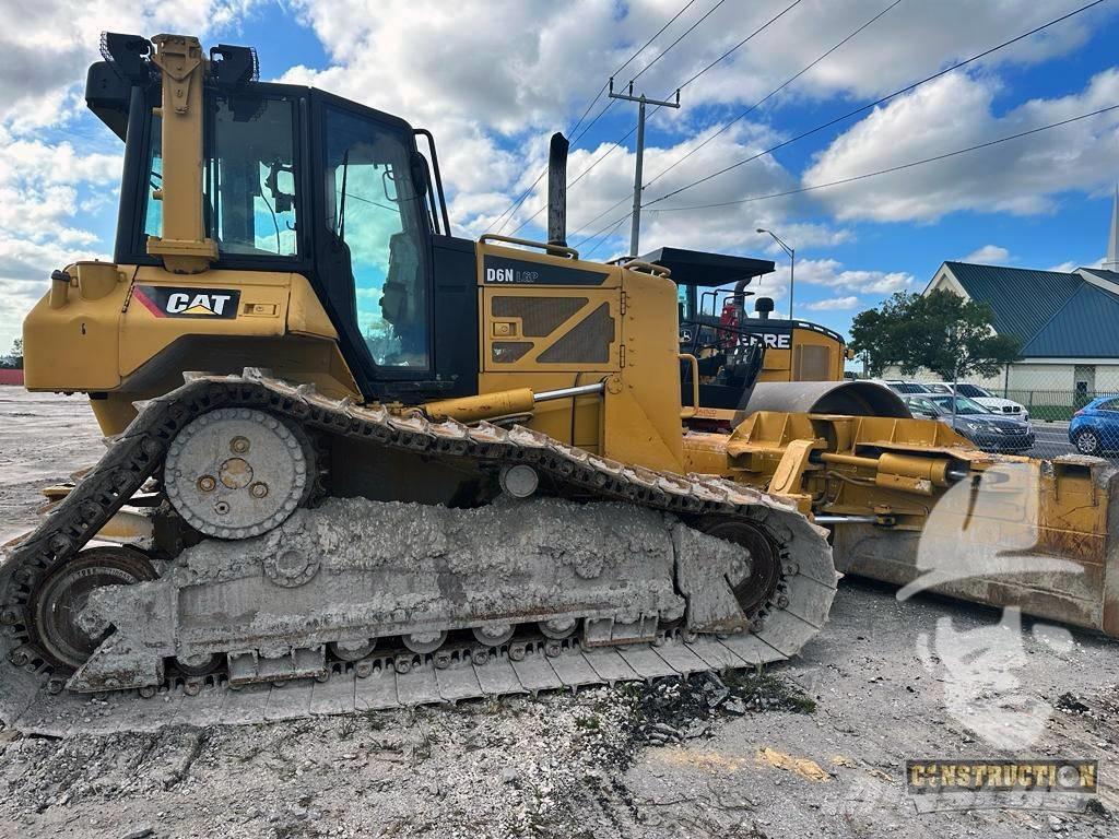 CAT D 6 N Buldozer sobre oruga