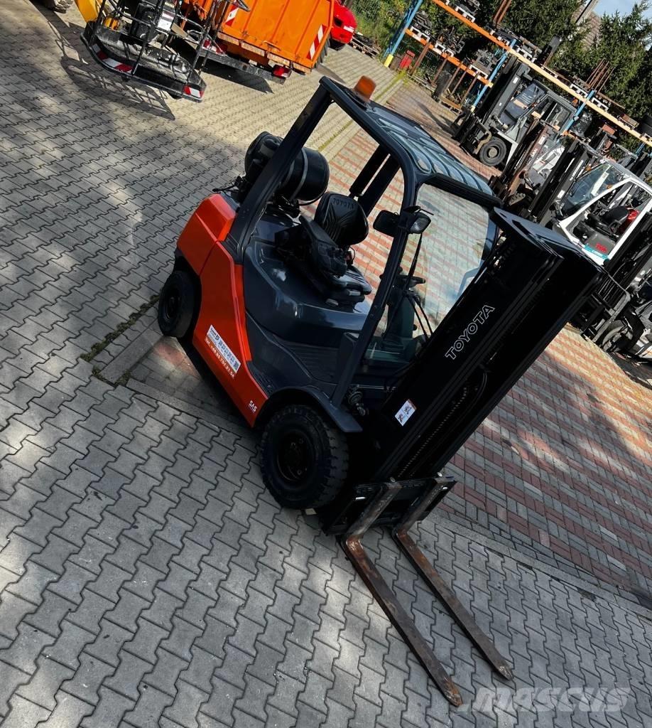 Toyota 02-8 FG F 25 Camiones LPG