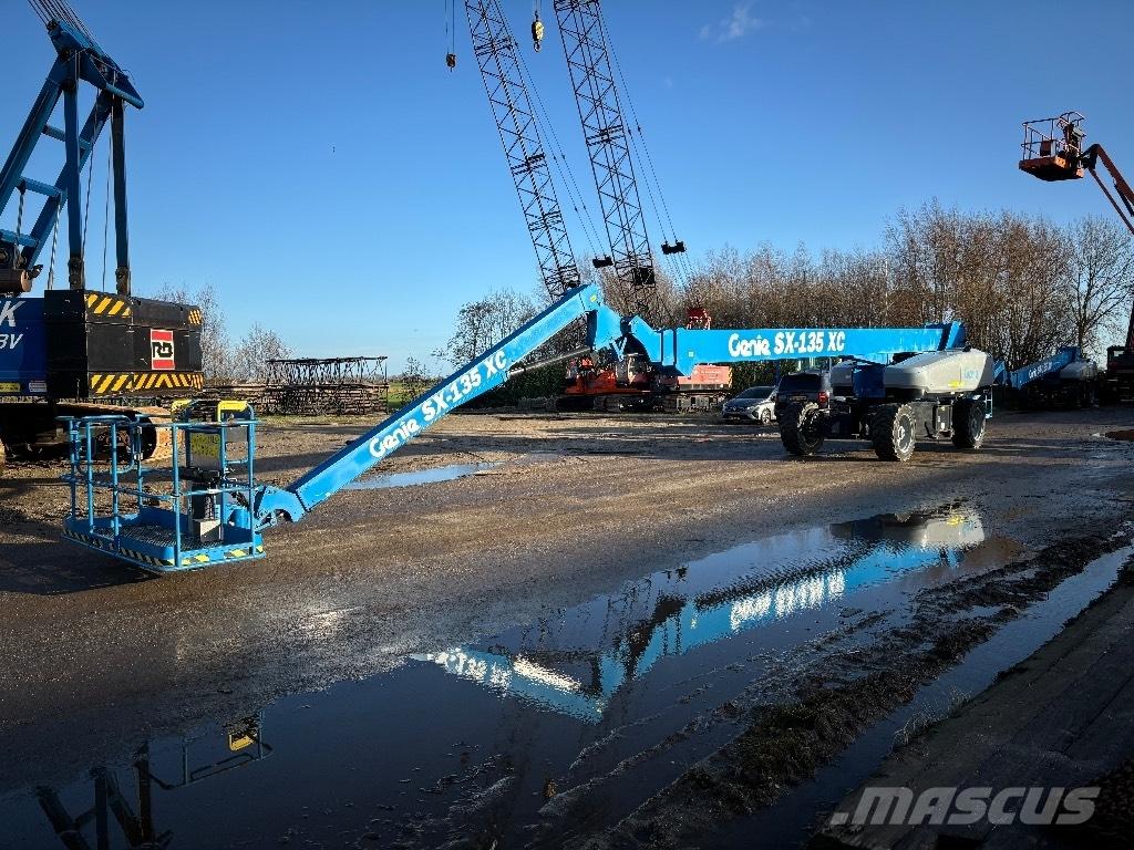 Genie SX 135 XC Plataformas con brazo de elevación telescópico