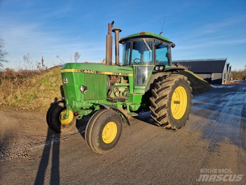 John Deere 4440 Tractores