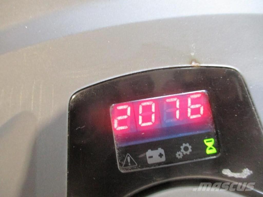 Toyota LPE200 Montacargas con plataformas de baja elevación