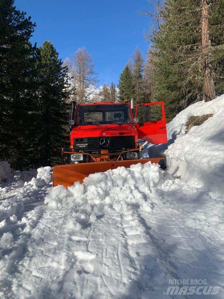 Unimog 1600 Maquinarias para servicios públicos