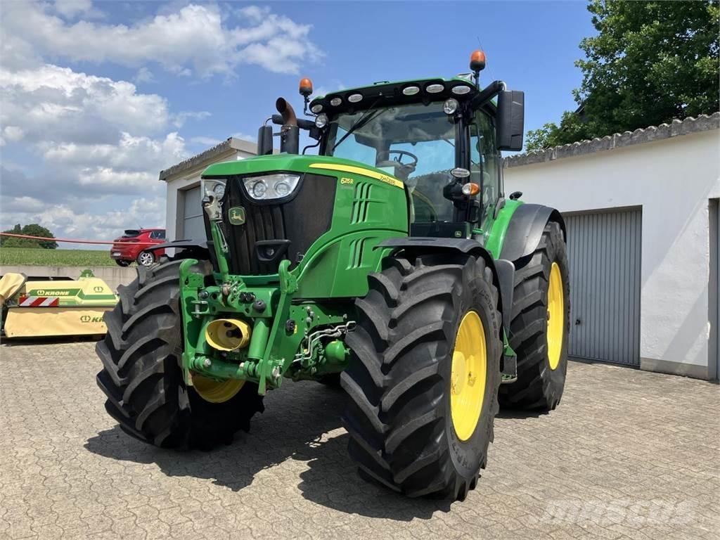John Deere 6215R Tractores