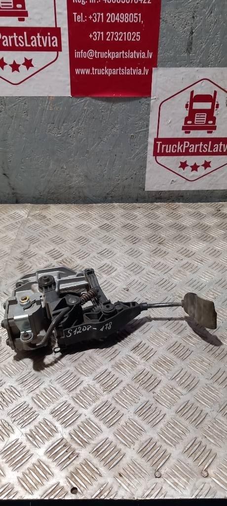 Scania 94 D.    1364171 Cabinas