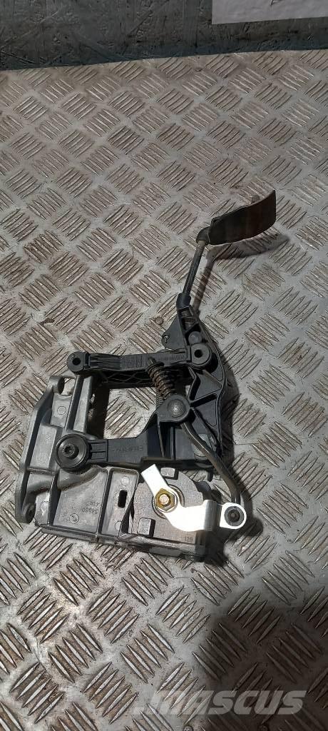 Scania 94 D.    1364171 Cabinas