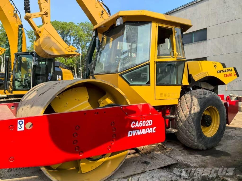 Dynapac CA 602 Rodillos de un solo tambor