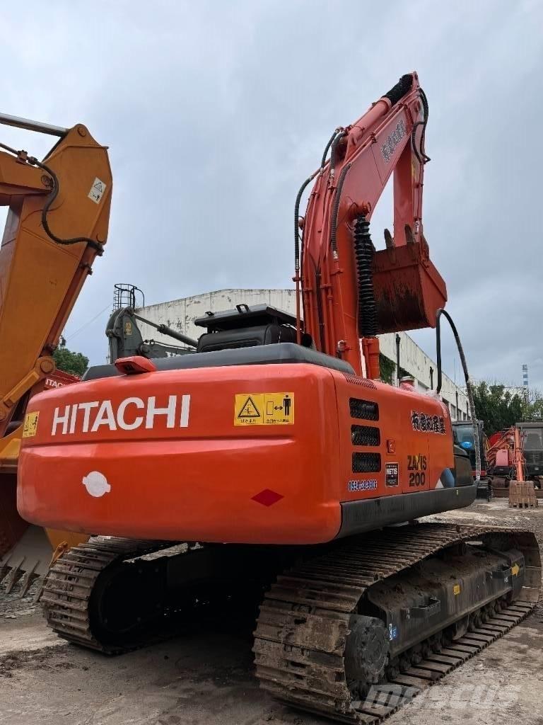 Hitachi ZX 200 Excavadoras sobre orugas