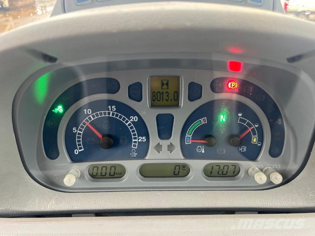 New Holland T 7070 Tractores