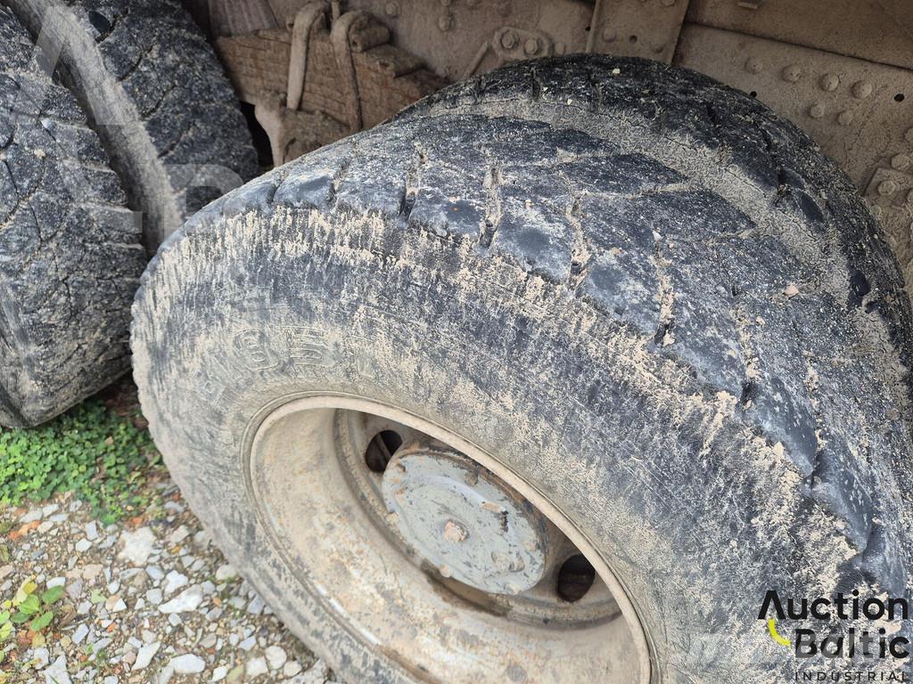 Iveco 260-34 Camiones cisternas