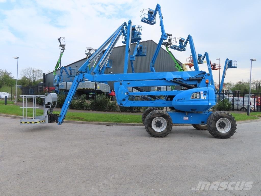 Manitou 200 ATJ Plataformas con brazo de elevación manual