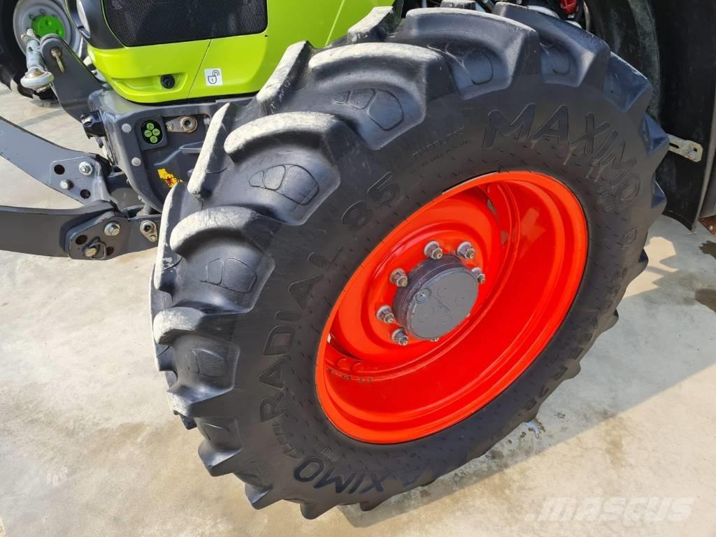 CLAAS Arion 440 CIS Tractores