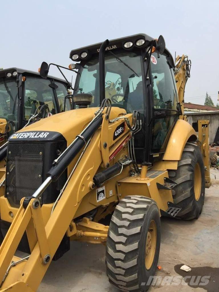 CAT 430F2 Retrocargadoras