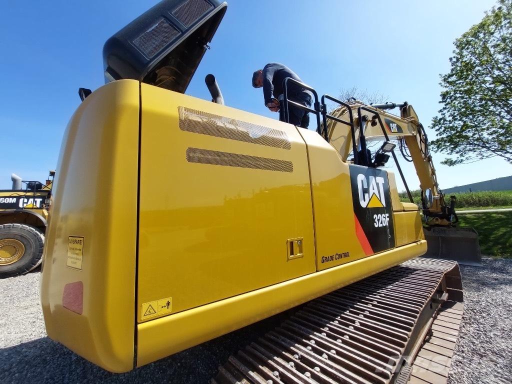 CAT 326 F L Excavadoras sobre orugas