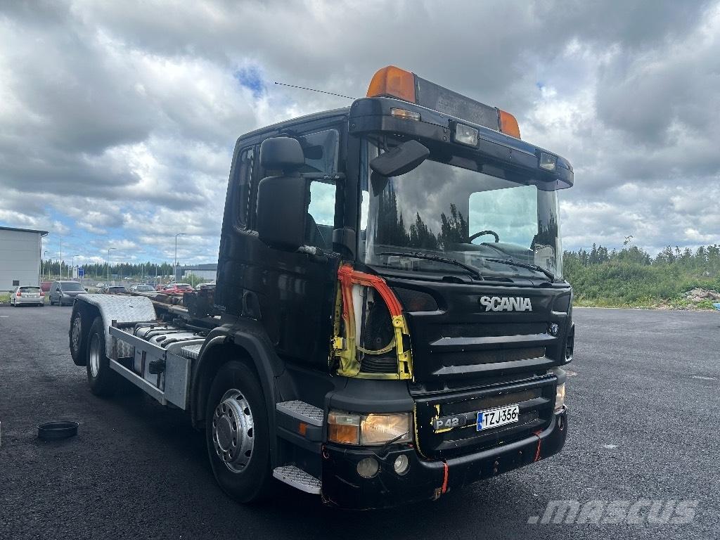 Scania P420 6x2*4 Camiones elevadores de gancho