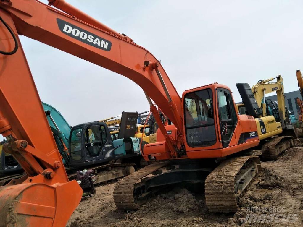 Doosan 225 Excavadoras sobre orugas