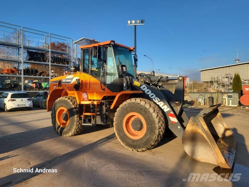 Doosan DL 200-5 Cargadoras sobre ruedas