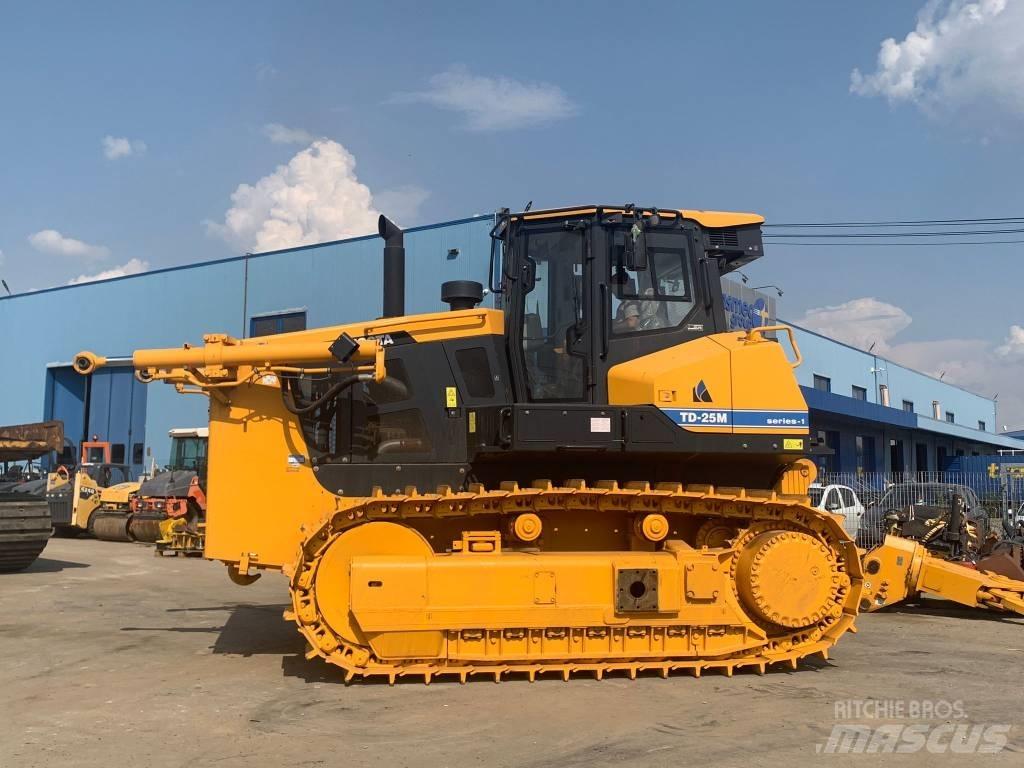 Dressta TD25M Buldozer sobre oruga